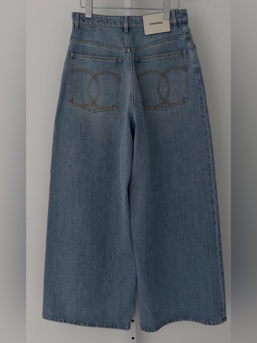 CHANEL 26A CC BLUE WASH BAGGY JEANS SIZE FR 36 / US 4 NWTS! - Picture 6 of 16